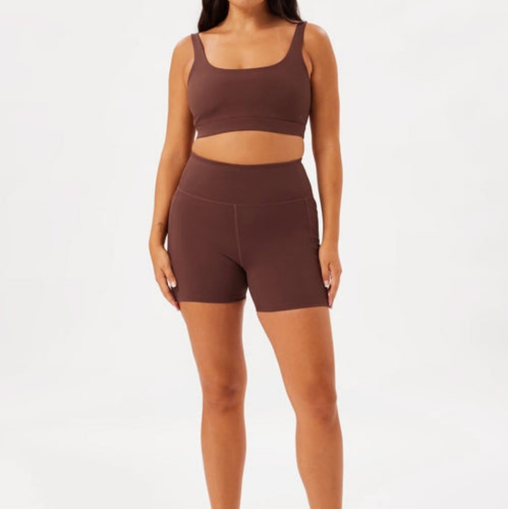 Girlfriend Collective Andy Split Strap Sports Bra in Earth